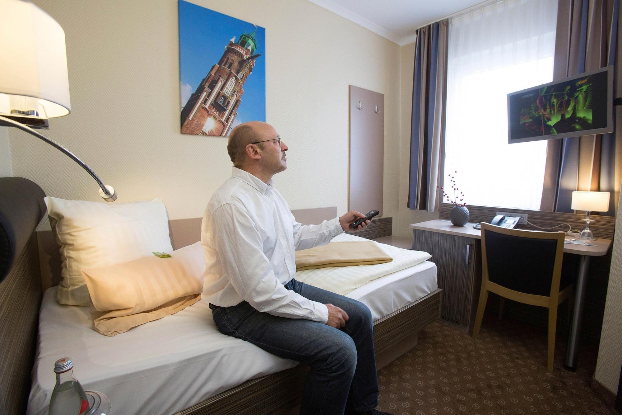 City Hotel Μπρέμερχαφεν Εξωτερικό φωτογραφία