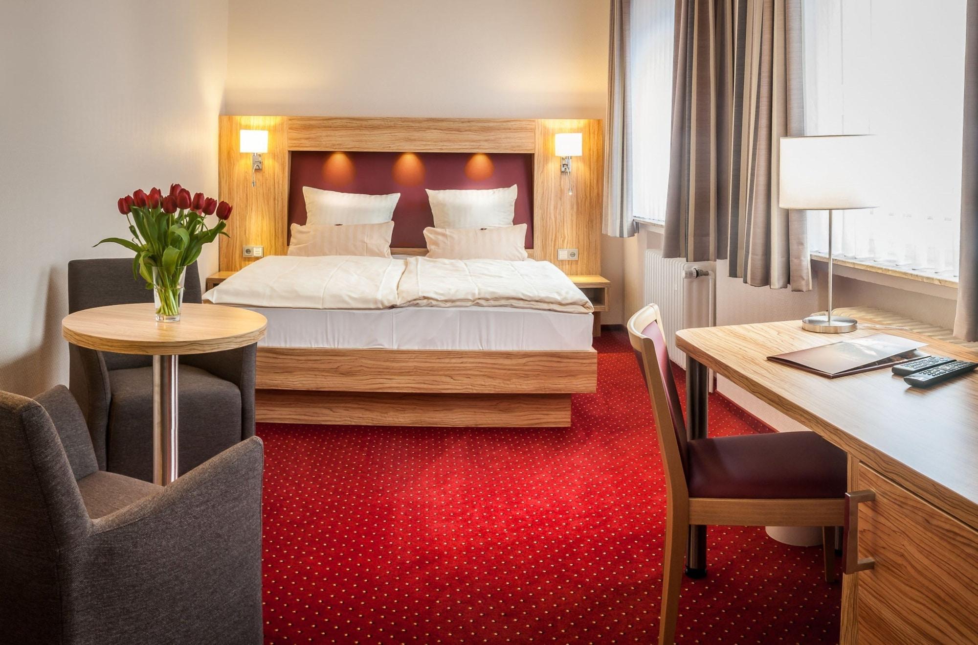 City Hotel Μπρέμερχαφεν Εξωτερικό φωτογραφία