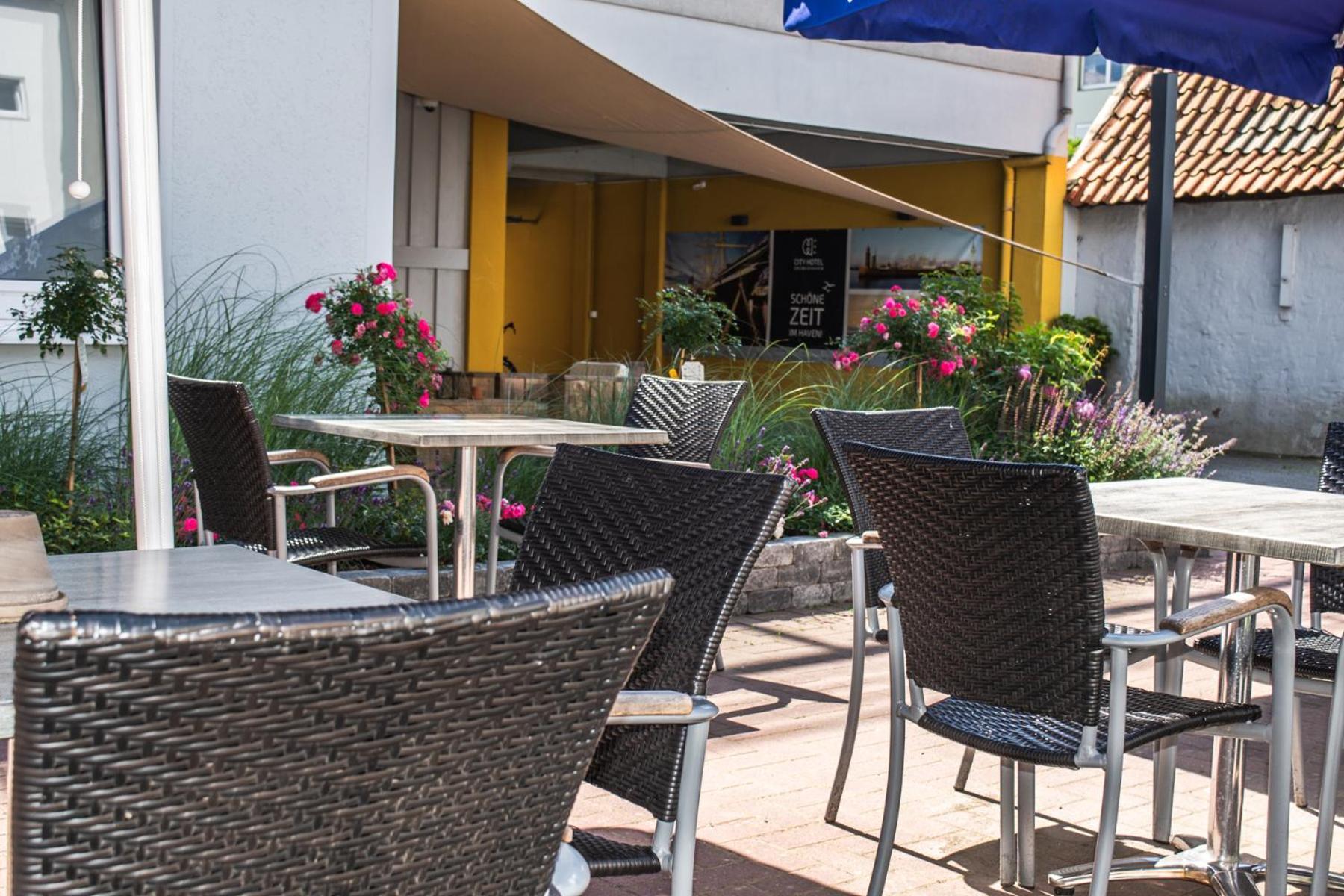 City Hotel Μπρέμερχαφεν Εξωτερικό φωτογραφία