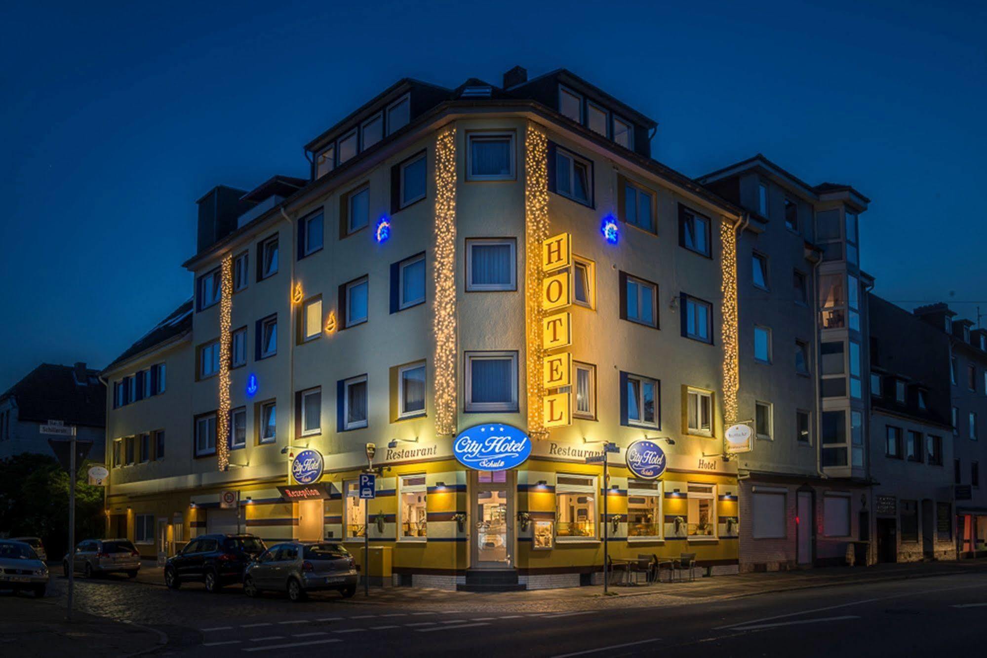 City Hotel Μπρέμερχαφεν Εξωτερικό φωτογραφία